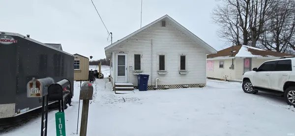 $90,000 | 1013 North Edgewater Drive, Silver Lake, IN 46982