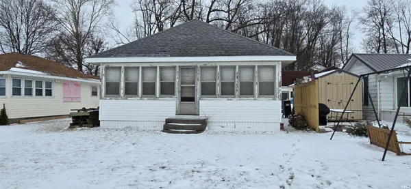 $90,000 | 1013 North Edgewater Drive, Silver Lake, IN 46982