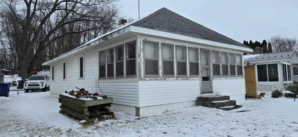$90,000 | 1013 North Edgewater Drive, Silver Lake, IN 46982