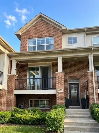 $3,700 | 470 Woodmoor Drive, Unit 470, Lombard, IL 60148