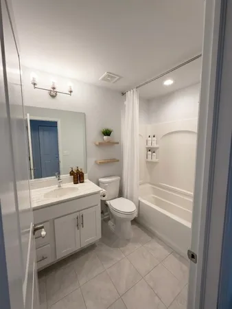 $3,700 | 470 Woodmoor Drive, Unit 470, Lombard, IL 60148