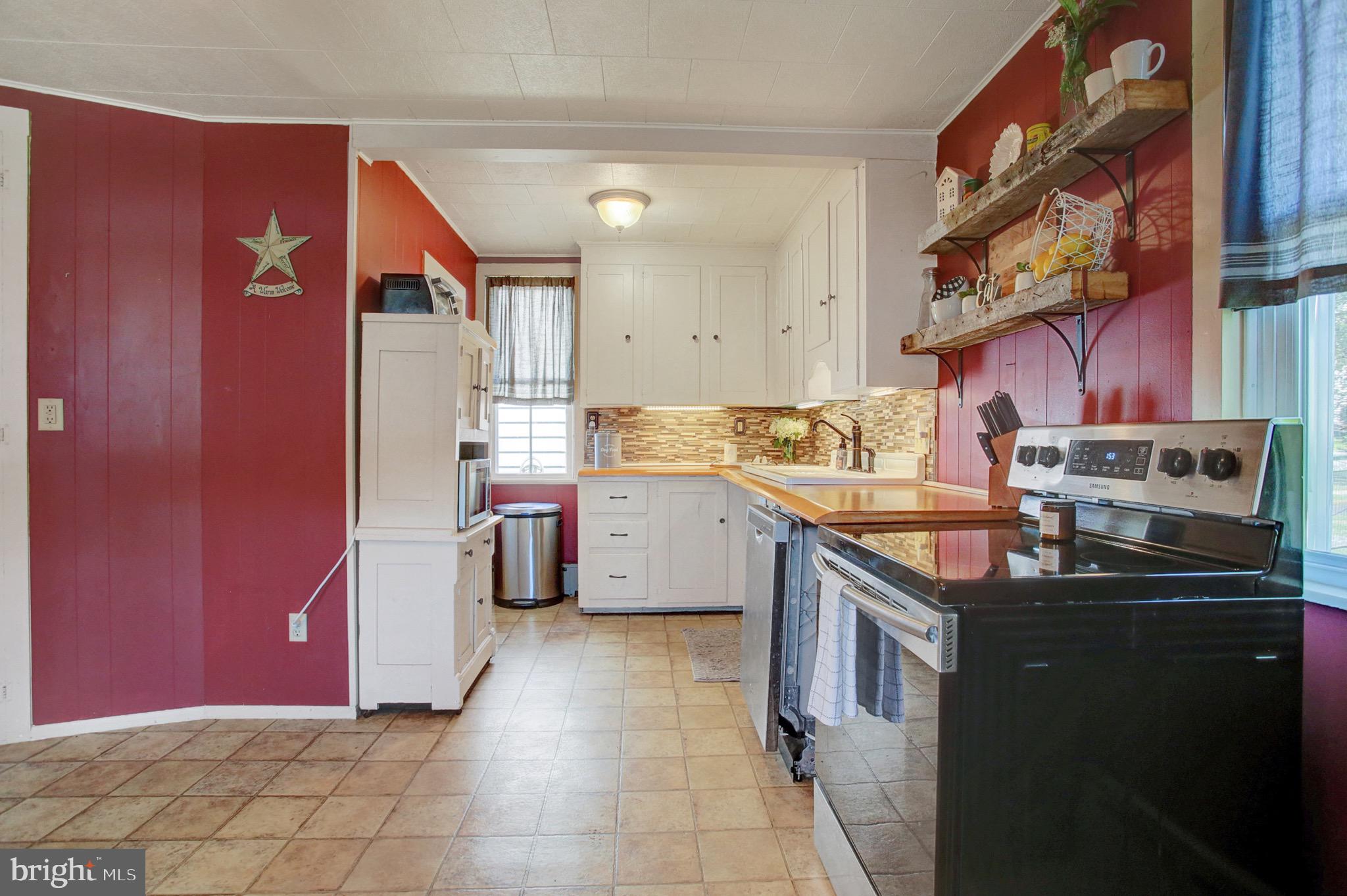5594 Elizabethtown Road Palmyra, PA 17078 - Photo 10 of 28 Gallery Image 10
