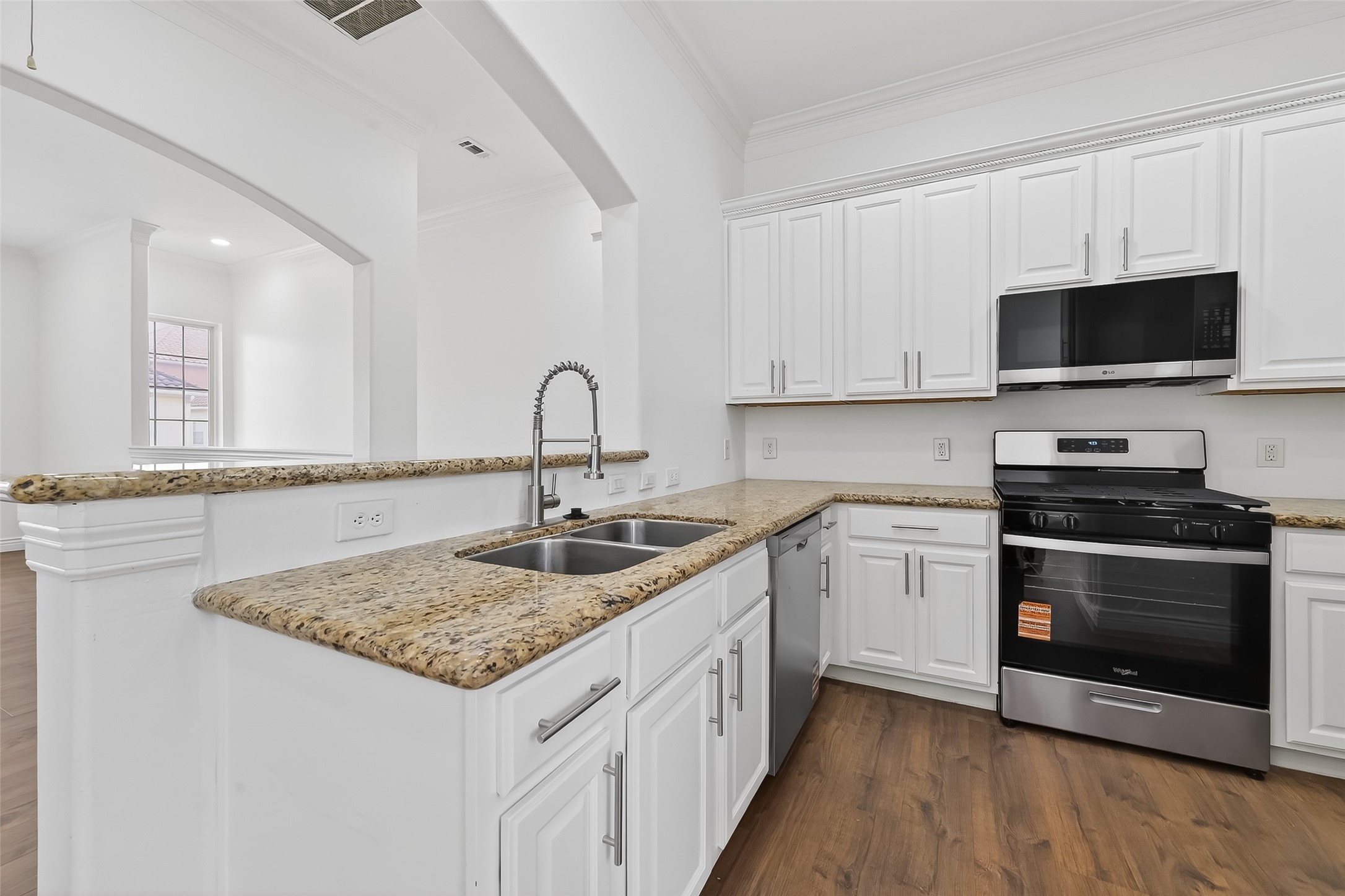 5919 Turtle Beach Lane Houston, TX 77036 - Photo 13 of 47