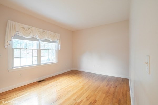 12 Oak Hill Road Worcester, MA 01609 - Photo 20 of 35 Gallery Image 20