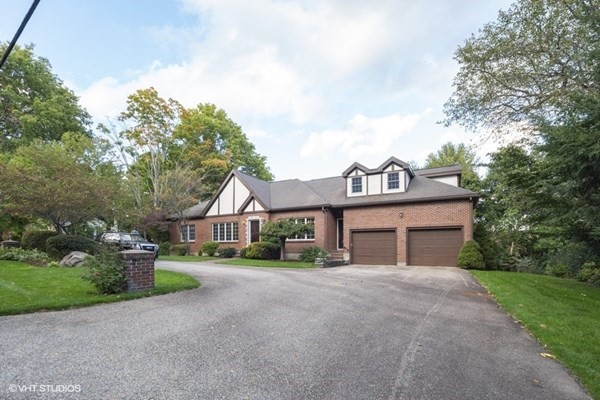 12 Oak Hill Road Worcester, MA 01609 - Photo 2 of 35 Gallery Image 2