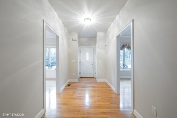 12 Oak Hill Road Worcester, MA 01609 - Photo 5 of 35 Gallery Image 5