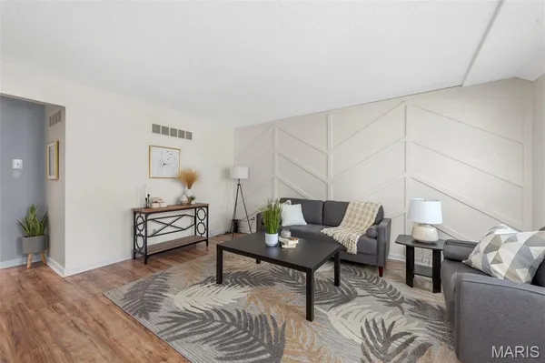 $307,900 | 32 Fawn Meadows Drive, Eureka, MO 63025