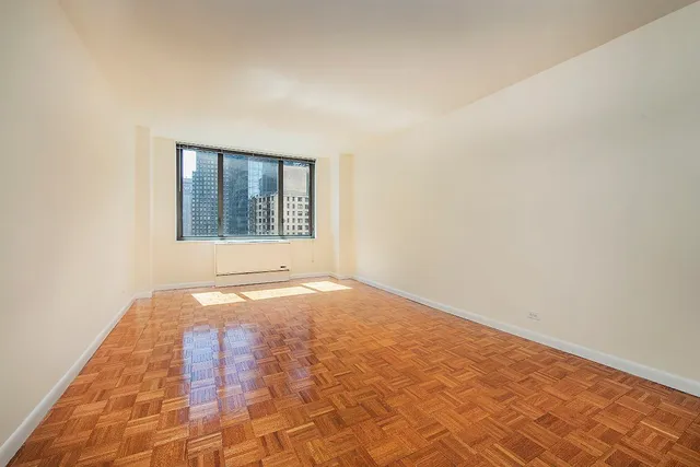 $4,325 | 211 West 56th Street, Unit G10 | Theater District