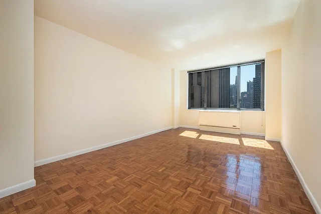 $4,325 | 211 West 56th Street, Unit G10 | Theater District