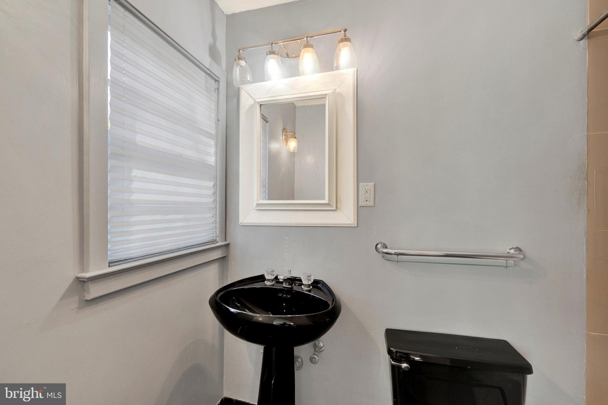 1835 Alsace Road Reading, PA 19604 - Photo 19 of 44 main floor in-suite bath