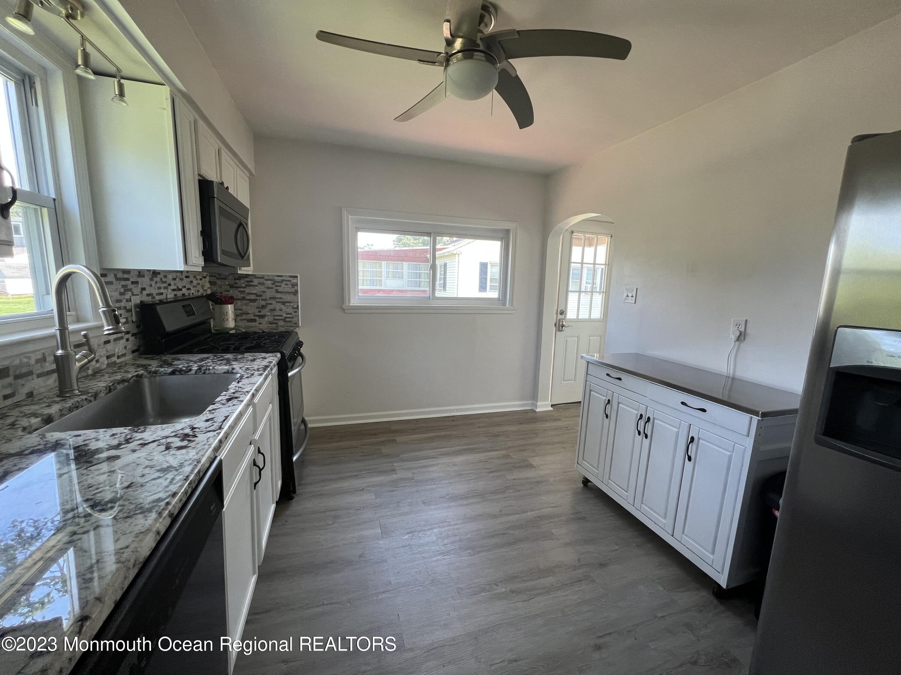 13 Stiles Avenue Maple Shade, NJ 08052 - Photo 4 of 11 77BE2E29-3EBC-4B23-B9E3-B7B9293A15EF