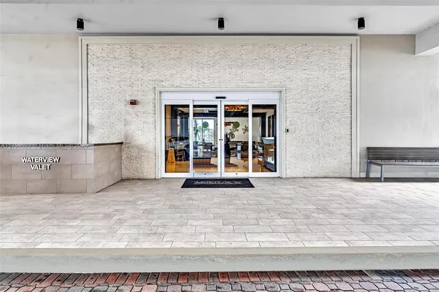 $3,100 | 20515 East Country Club Drive, Unit 246, Aventura, FL 33180