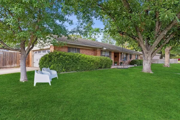 $2,800 | 2127 Clarksdale Drive, Dallas, TX 75228