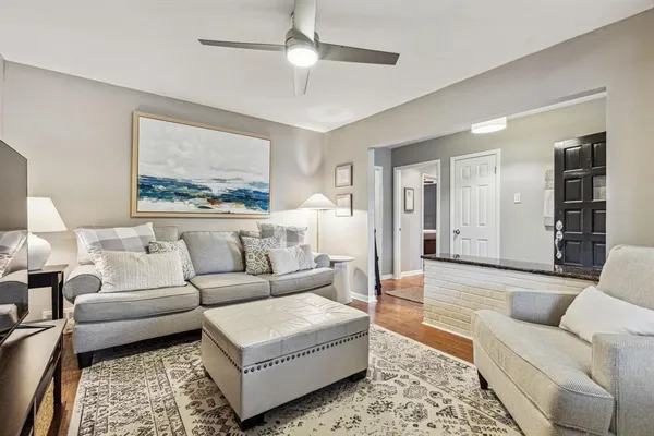 $2,800 | 2127 Clarksdale Drive, Dallas, TX 75228