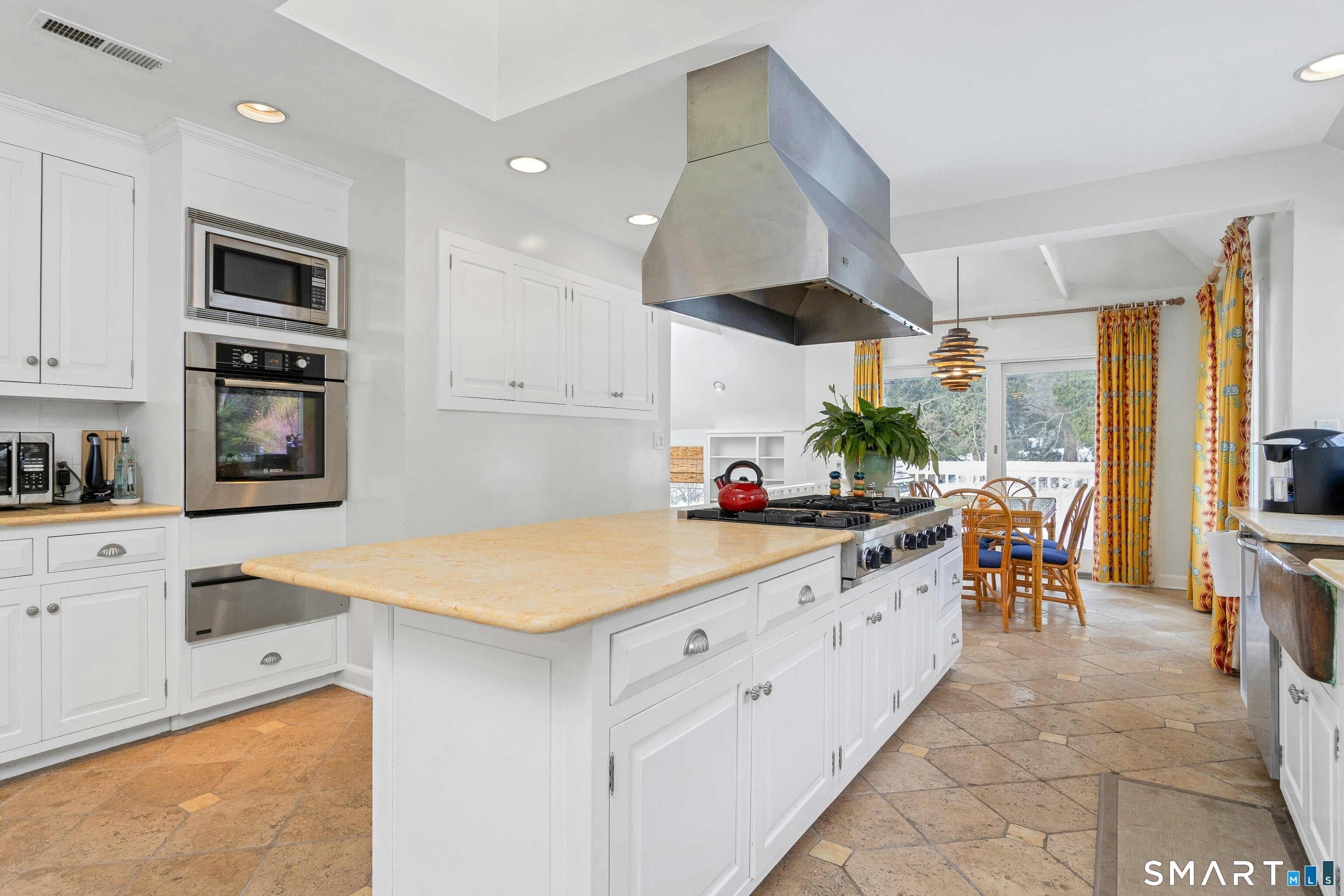 18 Pasture Lane Darien, CT 06820 - Photo 8 of 22