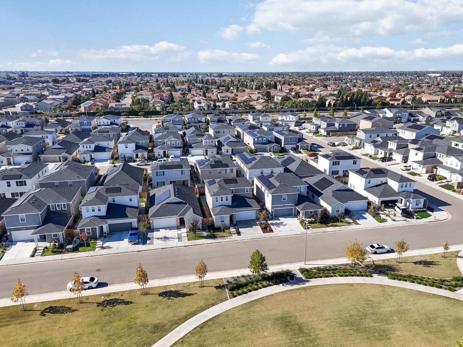 2819 North Redda Road Fresno, CA 93737 - Photo 42 of 57 an aerial view of residential houses with outdoor space