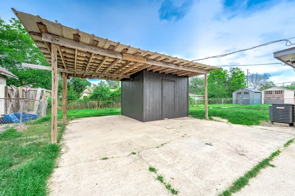 $214,900 | 4705 Pine Street, Pasadena, TX 77586