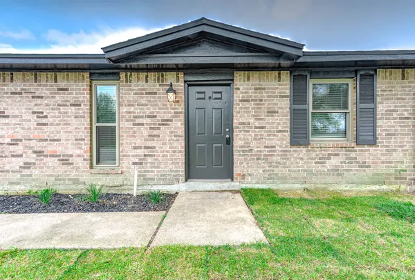 $214,900 | 4705 Pine Street, Pasadena, TX 77586