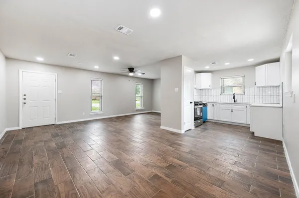 $214,900 | 4705 Pine Street, Pasadena, TX 77586