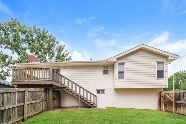 $2,100 | 2218 Northwest 64th Terrace, Kansas City, MO 64151