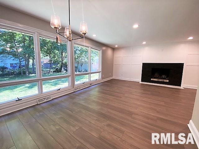 2065 Cambridge Road Springfield, IL 62704 - Photo 6 of 40 Gallery Image 6