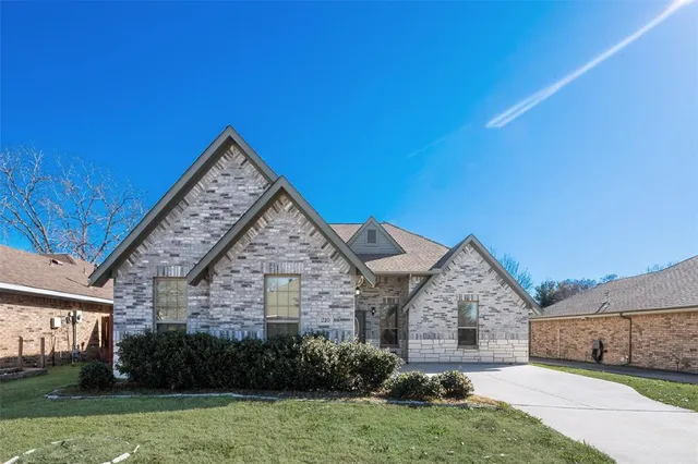 $400,000 | 210 North Rustic Trail, Wylie, TX 75098