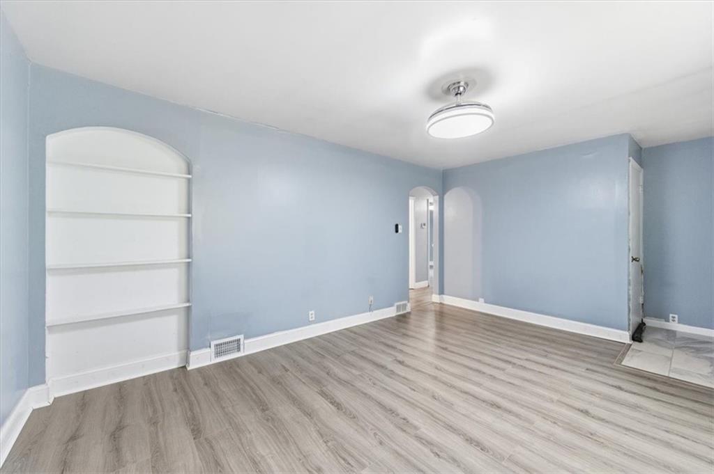 119 Planet Way McKees Rocks, PA 15136 - Photo 7 of 32