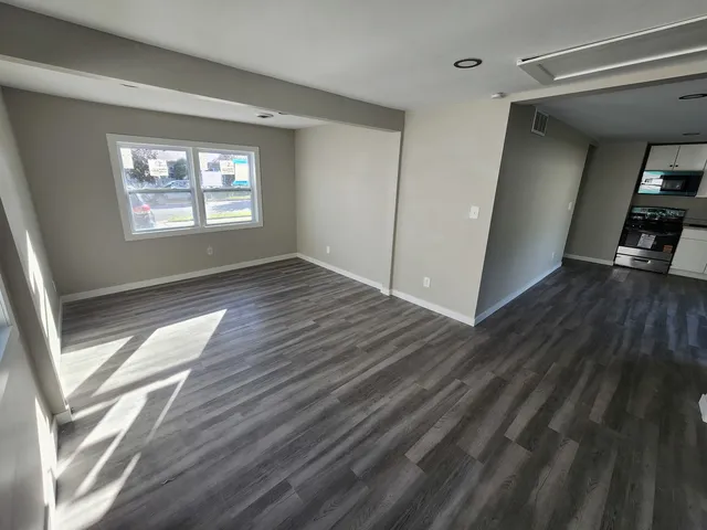 $2,300 | 314 Fremont Avenue, Romeoville, IL 60446