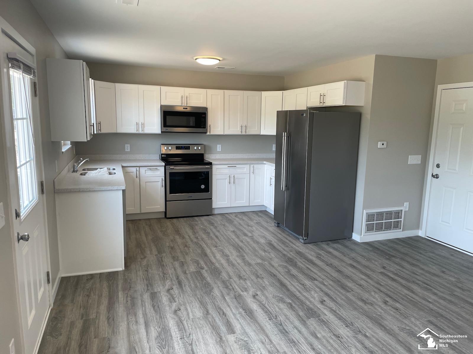 13303 South Custer Road Dundee, MI 48131 - Photo 2 of 6
