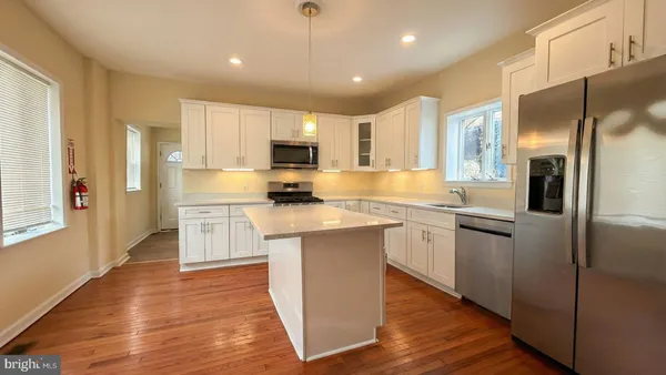 $3,200 | 838 Smith Street, Trenton, NJ 08611