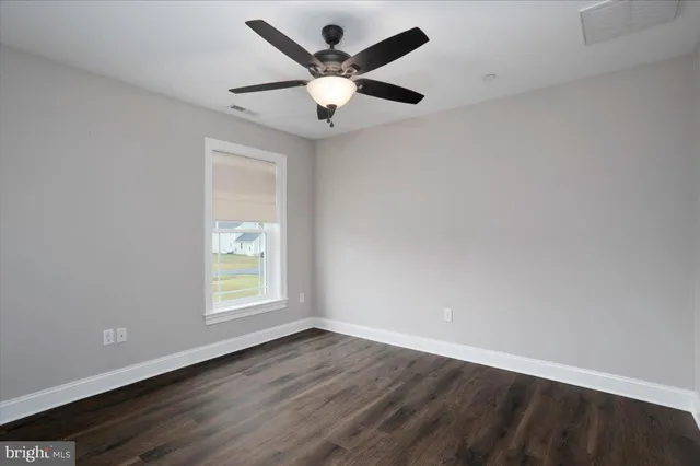 $325,000 | 311 Railroad Avenue, East New Market, MD 21631