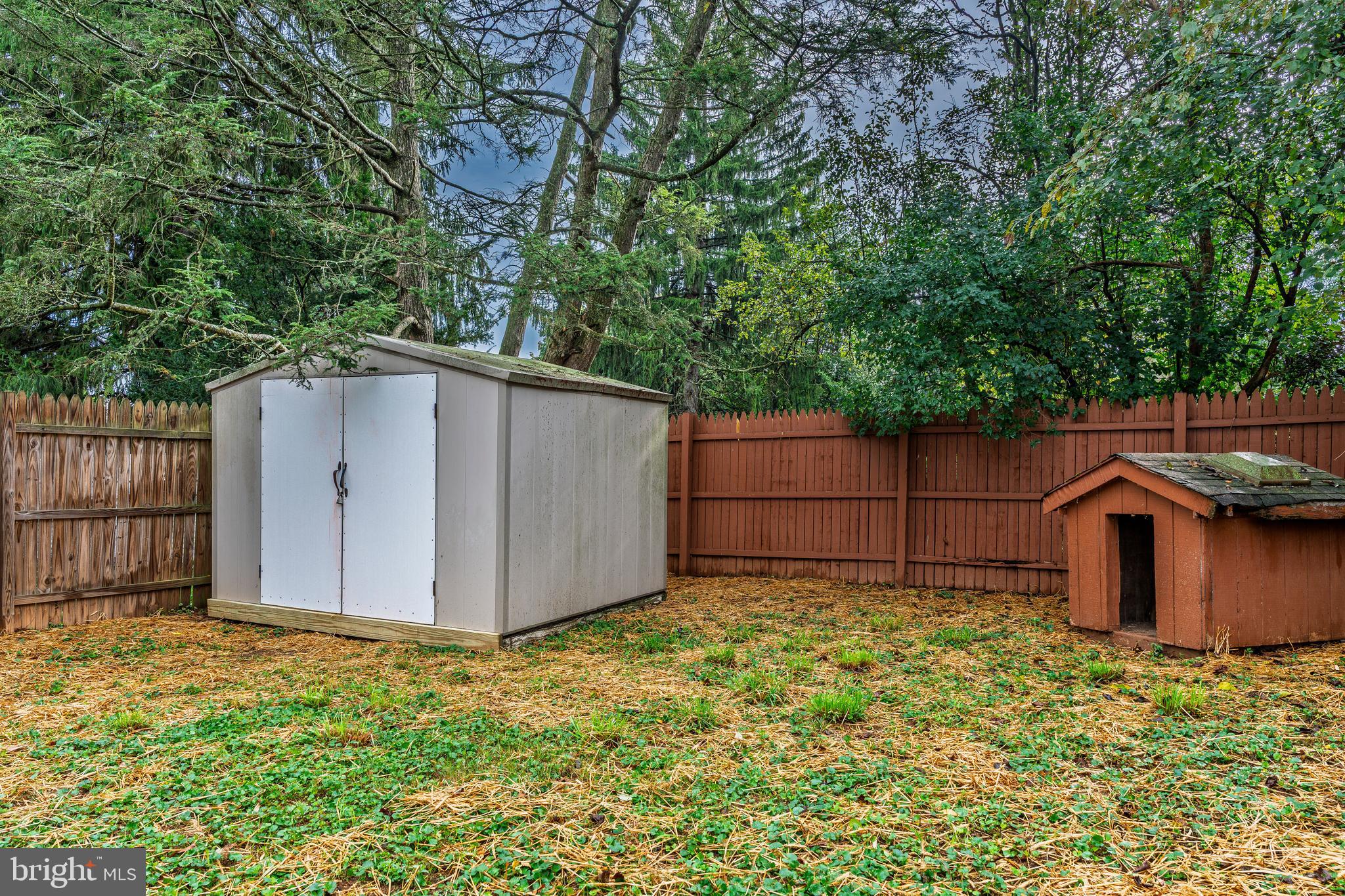 807 Washington Road Westminster, MD 21157 - Photo 28 of 32 a backyard of a house