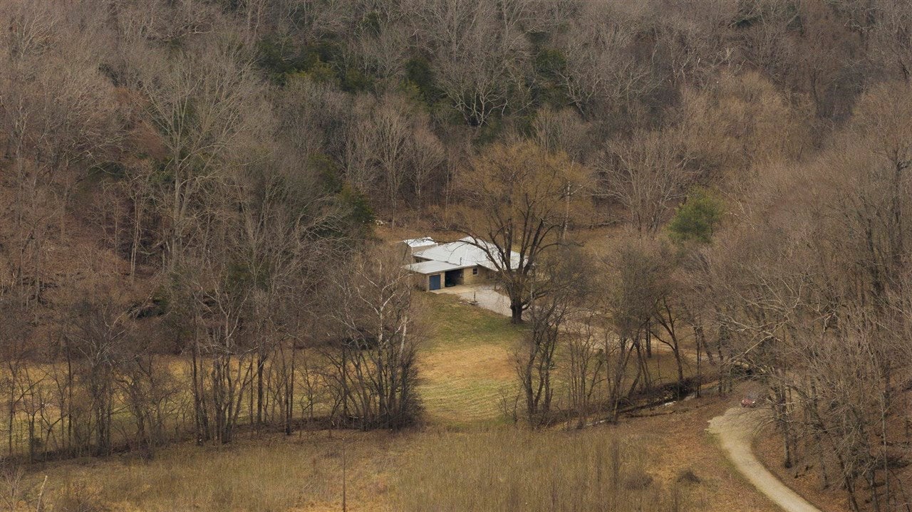 1685 Graves Road Bowling Green, KY 42104 - Photo 13 of 22 Gallery Image 13