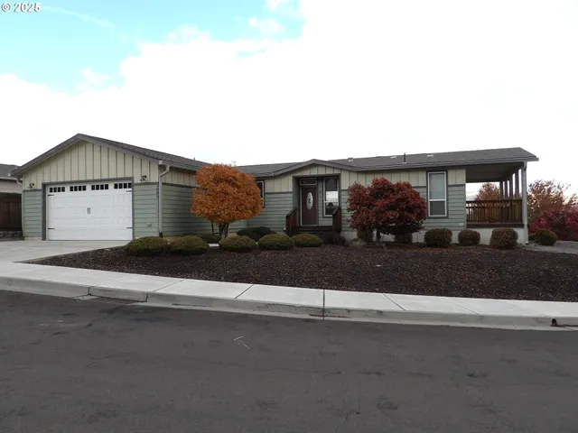 $425,000 | 1903 Golden Way, The Dalles, OR 97058