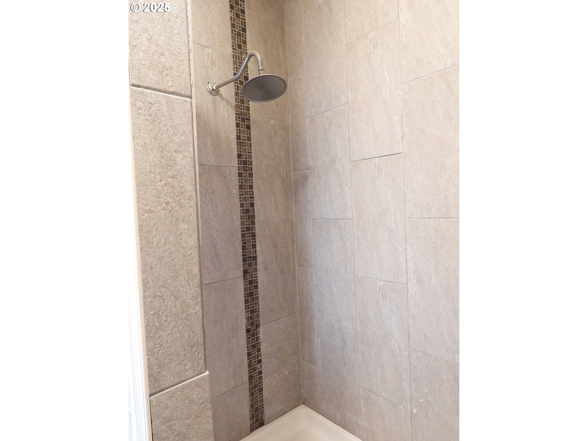 1903 Golden Way The Dalles, OR 97058 - Photo 11 of 22 a bathroom with a shower