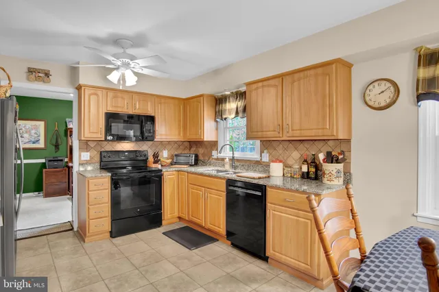 $479,900 | 882 Hawthorne Avenue, Mechanicsburg, PA 17055