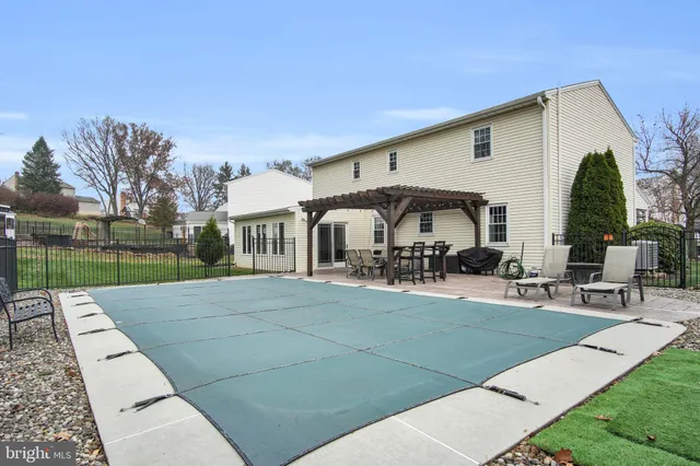 $479,900 | 882 Hawthorne Avenue, Mechanicsburg, PA 17055