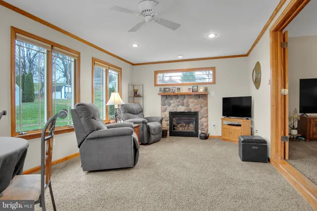 $479,900 | 882 Hawthorne Avenue, Mechanicsburg, PA 17055