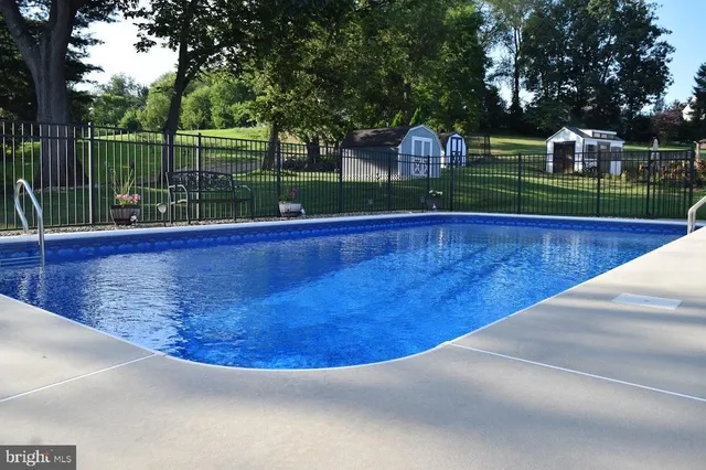 $479,900 | 882 Hawthorne Avenue, Mechanicsburg, PA 17055