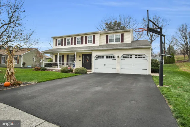 $479,900 | 882 Hawthorne Avenue, Mechanicsburg, PA 17055