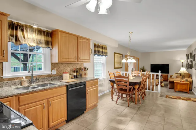 $479,900 | 882 Hawthorne Avenue, Mechanicsburg, PA 17055