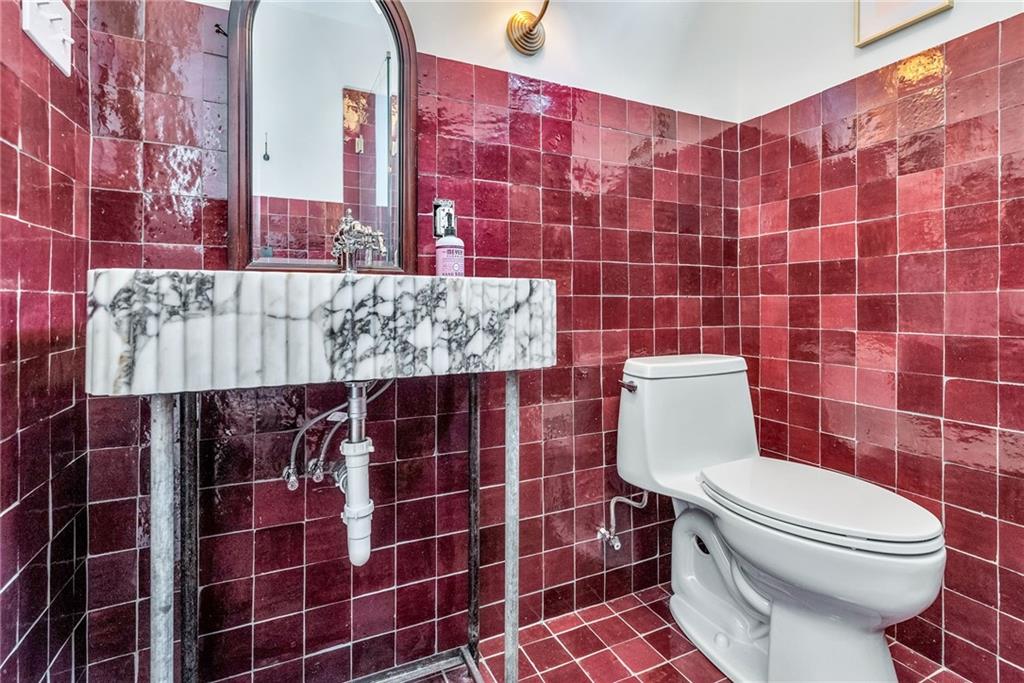 2425 Constance Street, Unit 2 New Orleans, LA 70130 - Photo 19 of 36