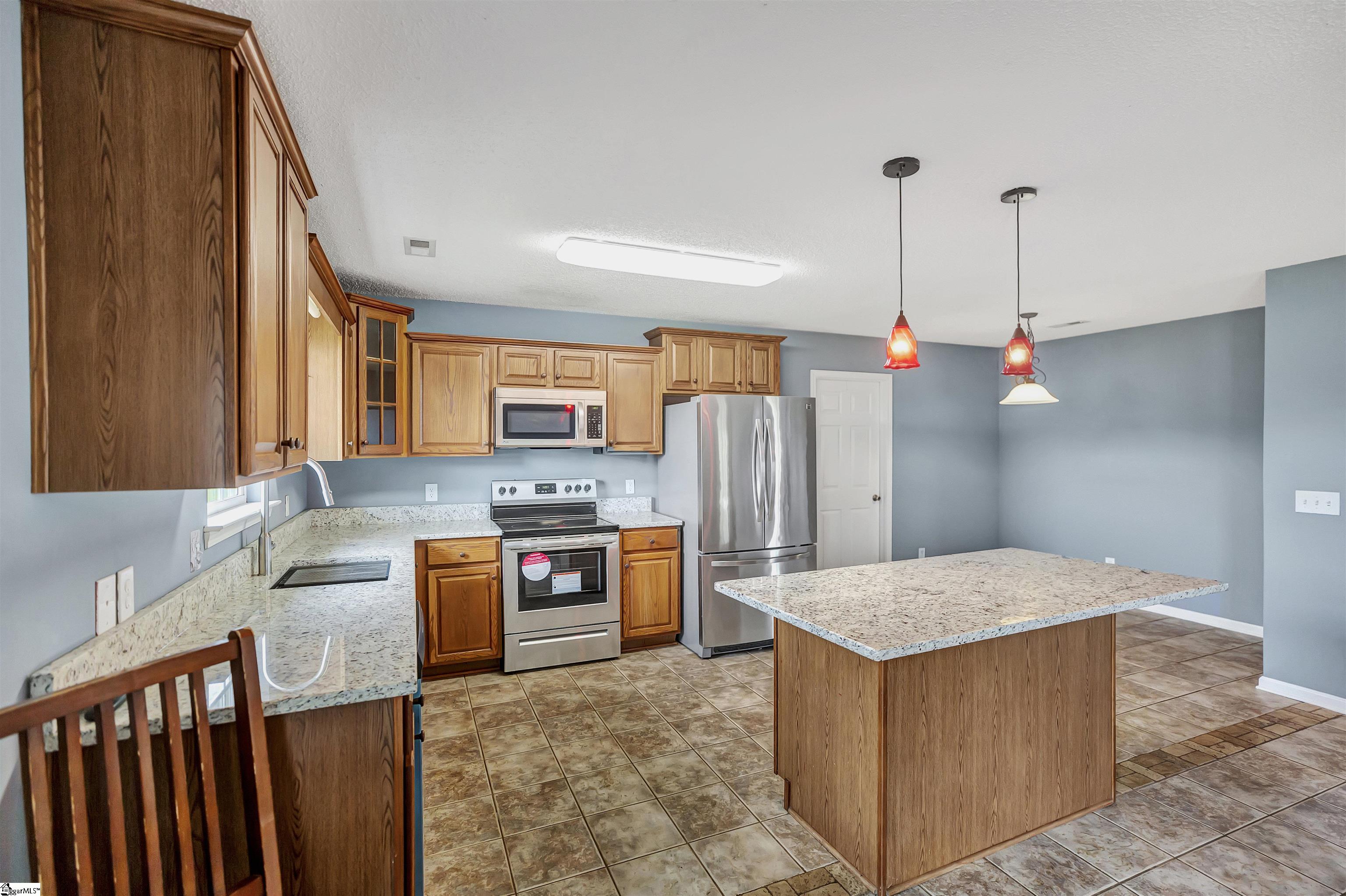689 State Rd S-37-54 Seneca, SC 29678 - Photo 14 of 36 Gallery Image 14