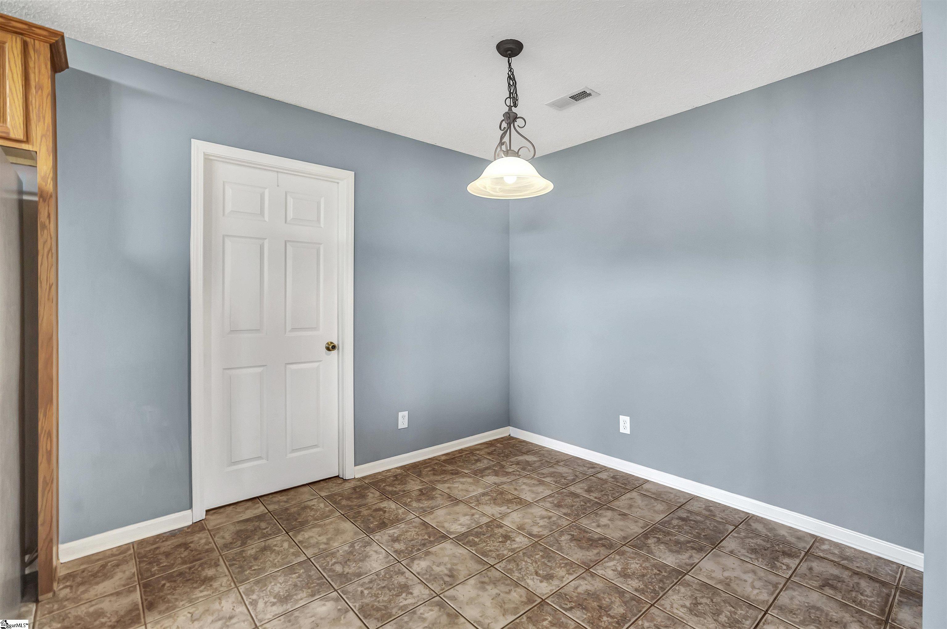 689 State Rd S-37-54 Seneca, SC 29678 - Photo 15 of 36 Gallery Image 15