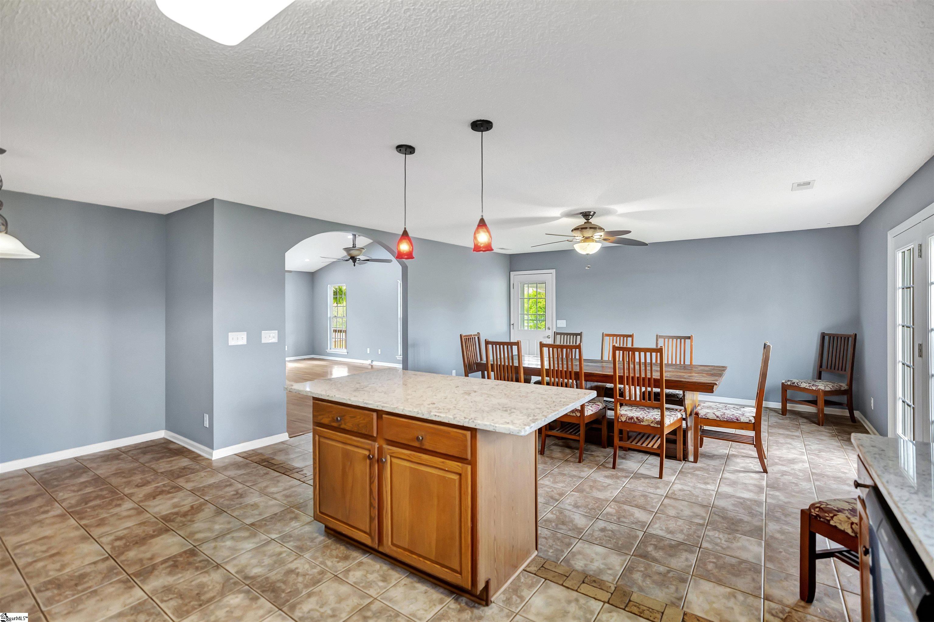 689 State Rd S-37-54 Seneca, SC 29678 - Photo 18 of 36 Gallery Image 18