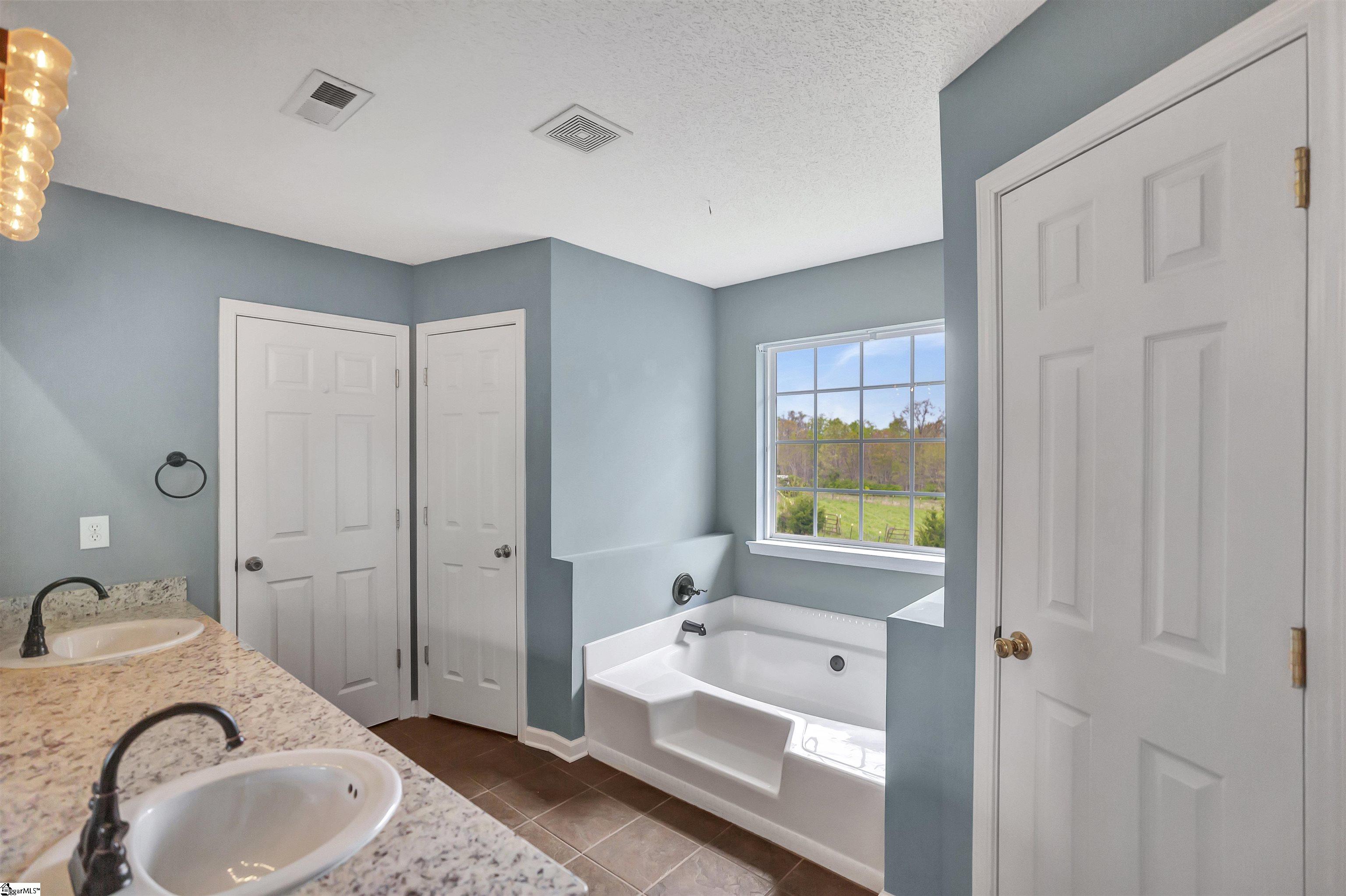 689 State Rd S-37-54 Seneca, SC 29678 - Photo 25 of 36 Gallery Image 25