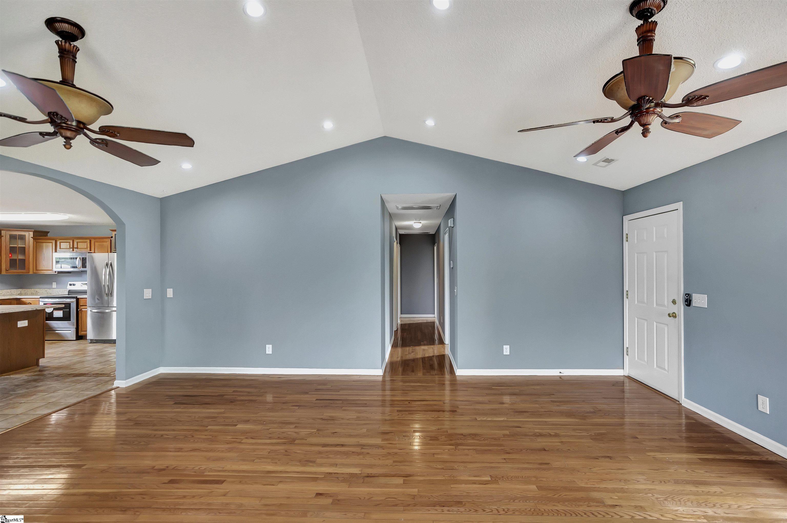 689 State Rd S-37-54 Seneca, SC 29678 - Photo 6 of 36 Gallery Image 6