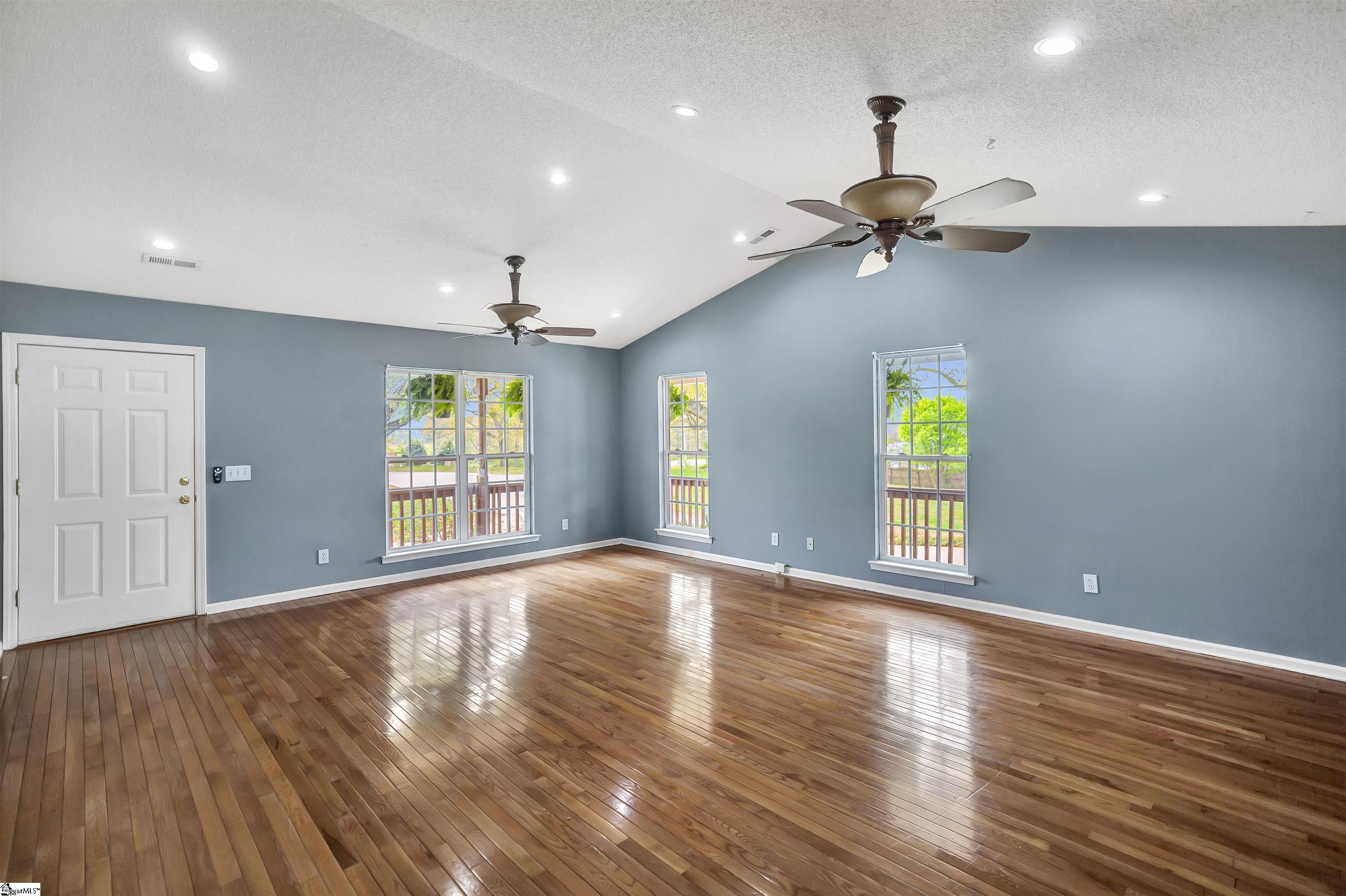 689 State Rd S-37-54 Seneca, SC 29678 - Photo 8 of 36 Gallery Image 8