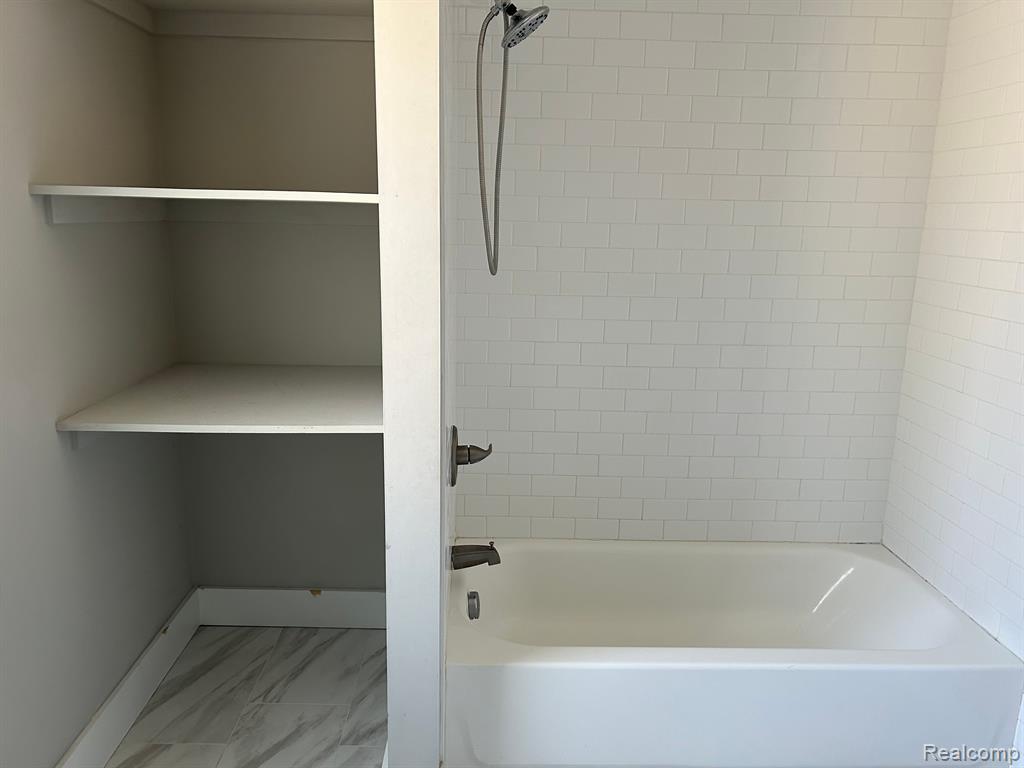 50110 Cedargrove Road Utica, MI 48317 - Photo 15 of 24