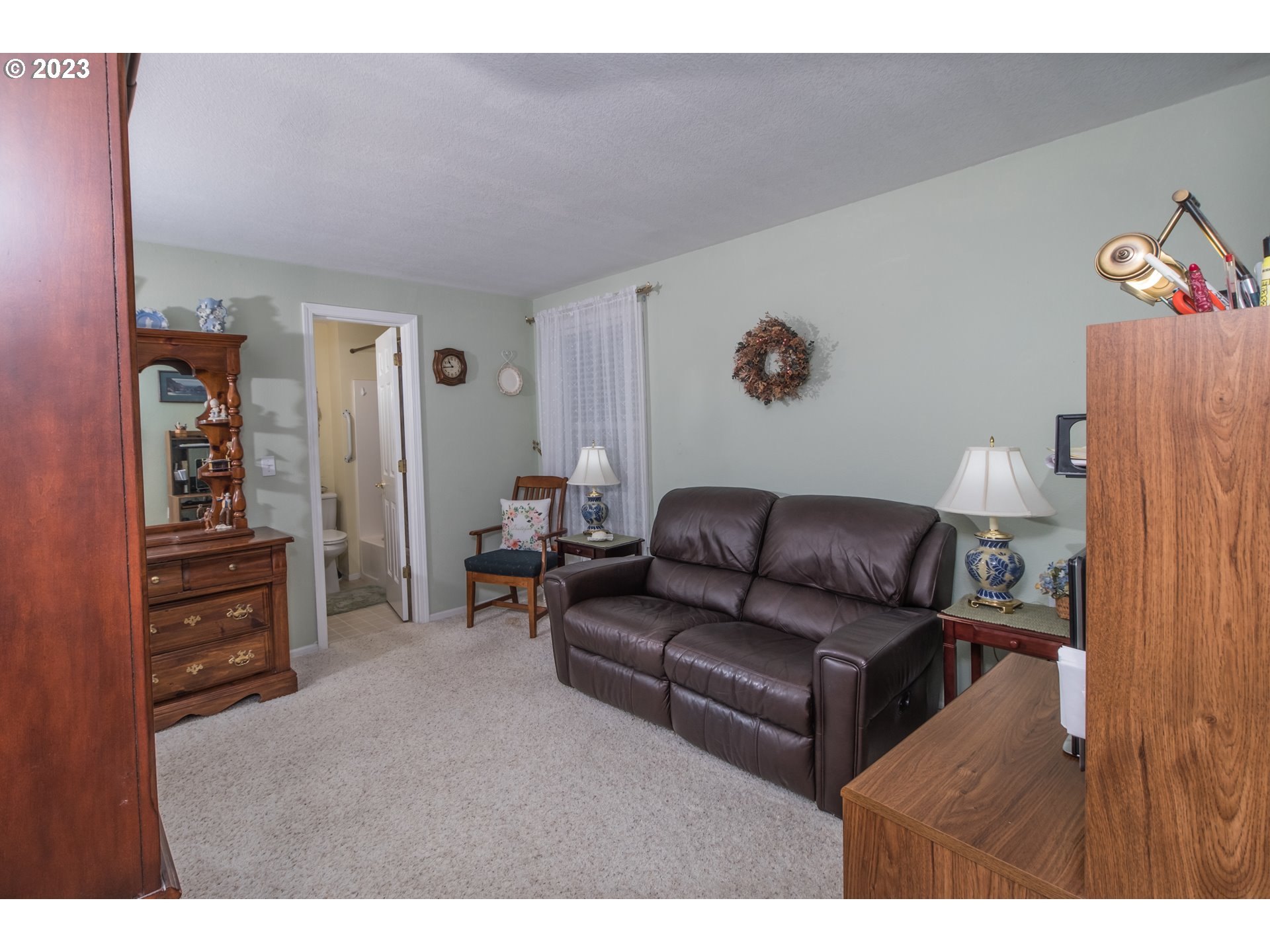 930 8th Street Florence, OR 97439 - Photo 11 of 23 Bedroom, Primary